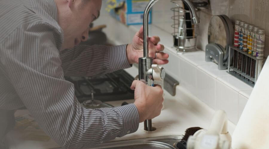 Professional bathroom faucet installation in Foothill Ranch, CA
